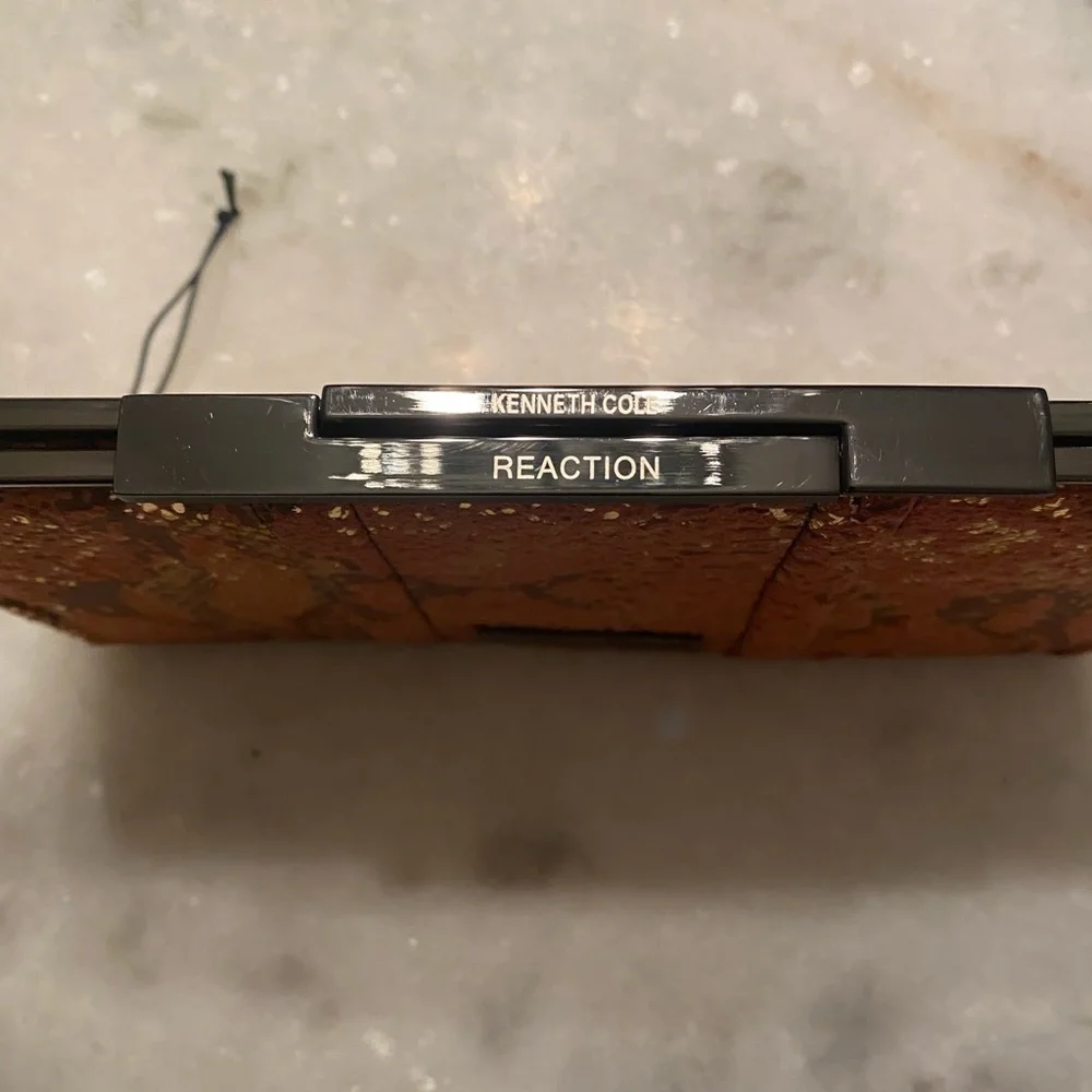 Kenneth Cole Reaction Clutch Wallet
